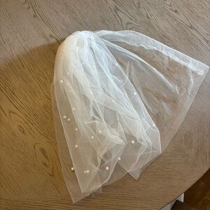 SHEIN Bride White Veil with Pearls Bridal Shower Bachelorette Party